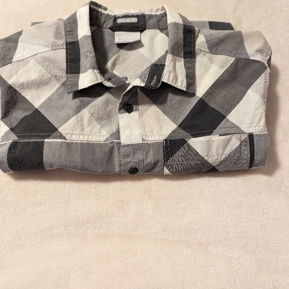 3/$15🧡 Columbia Women's Button Down Short Sleeve Top - Picture 9 of 10